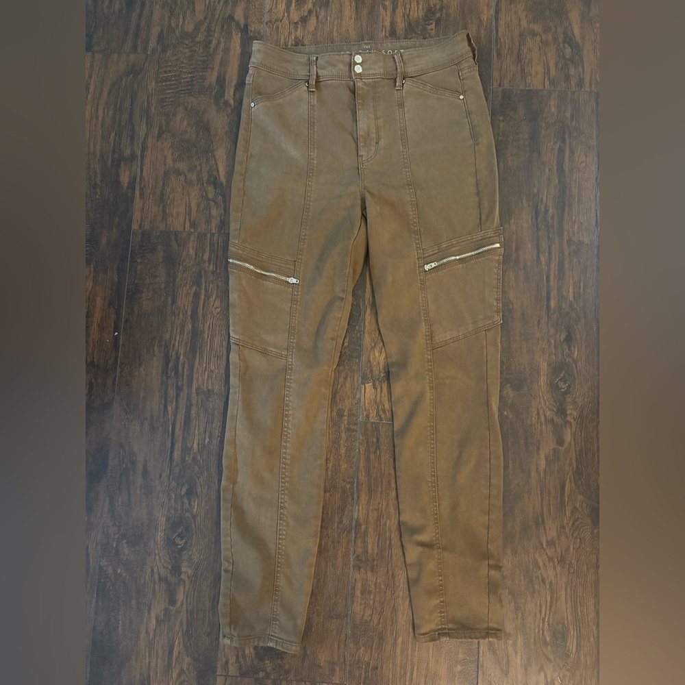 Brown Skinny Everyday Soft Pant with Zipper Details like new Sz 6
